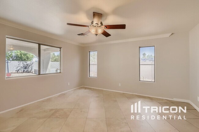 Building Photo - 7713 S 47th Ln