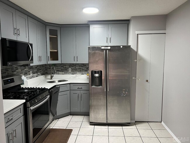 Building Photo - 262 Kempsey Dr