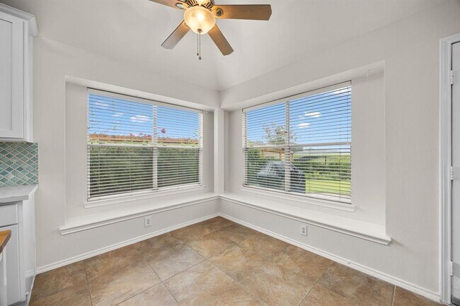 Building Photo - 4702 Forest Home Dr