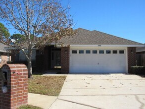 Building Photo - Four bedroom home in Gulf Breeze!