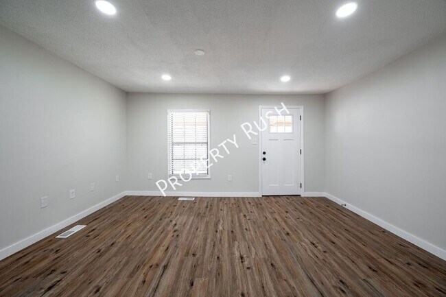 Building Photo - 8229 Patterson Rd