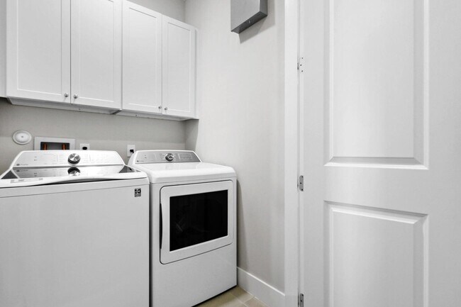 Building Photo - 4083 Faraday Wy