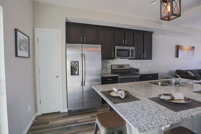 Building Photo - BEAUTIFUL 3BD HOME WITH LUXURY UPGRADES IN...
