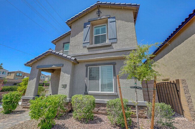 Primary Photo - Stunning 3 Bedroom in Skye Canyon Master P...