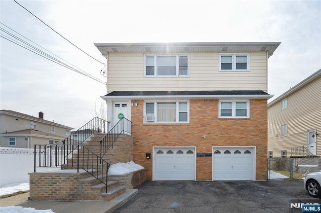 Building Photo - 11 Gregory Ct