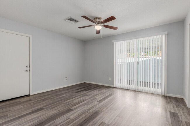 Primary Photo - Villas on 4th Tempe