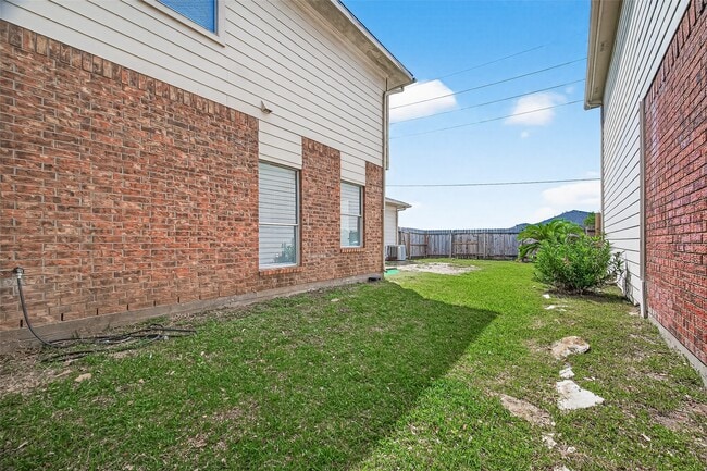 Building Photo - 4018 Timber Corner