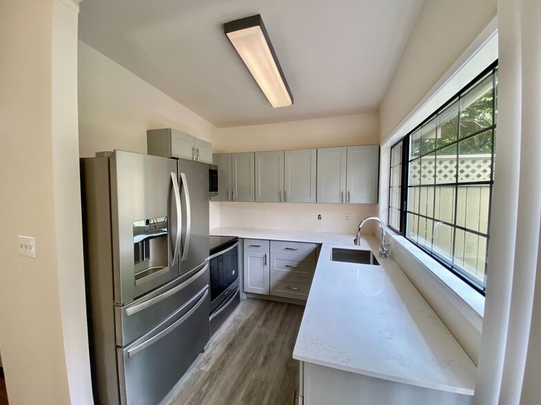 Building Photo - Bellevue Home!!!