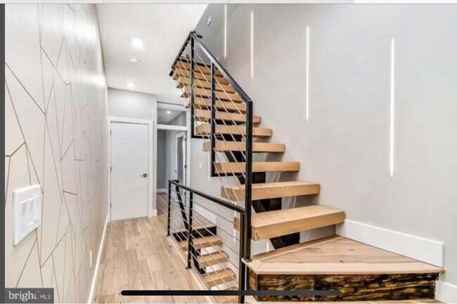 Building Photo - 2309 Dickinson St