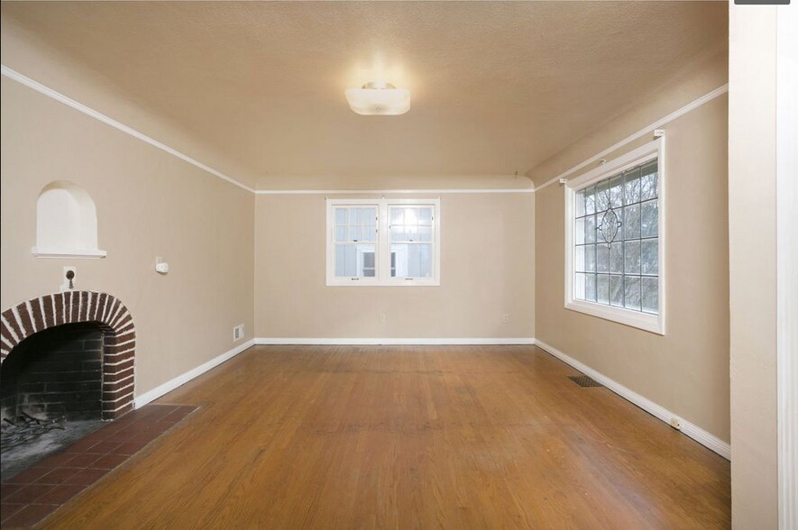 Living room - 7405 NE Prescott St