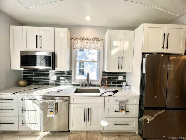 Building Photo - 126 W Main St