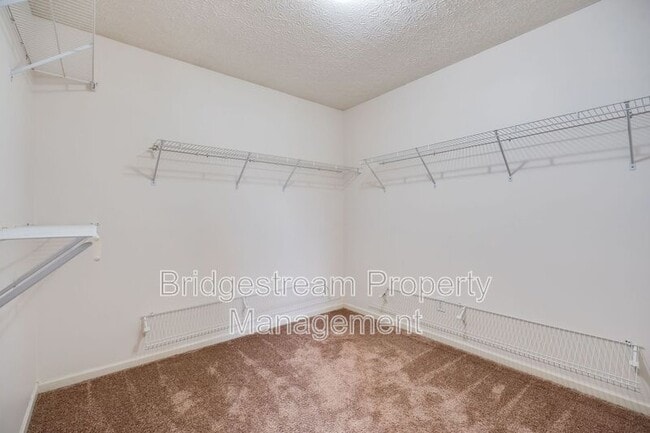 Building Photo - 4448 Forest Ridge Blvd