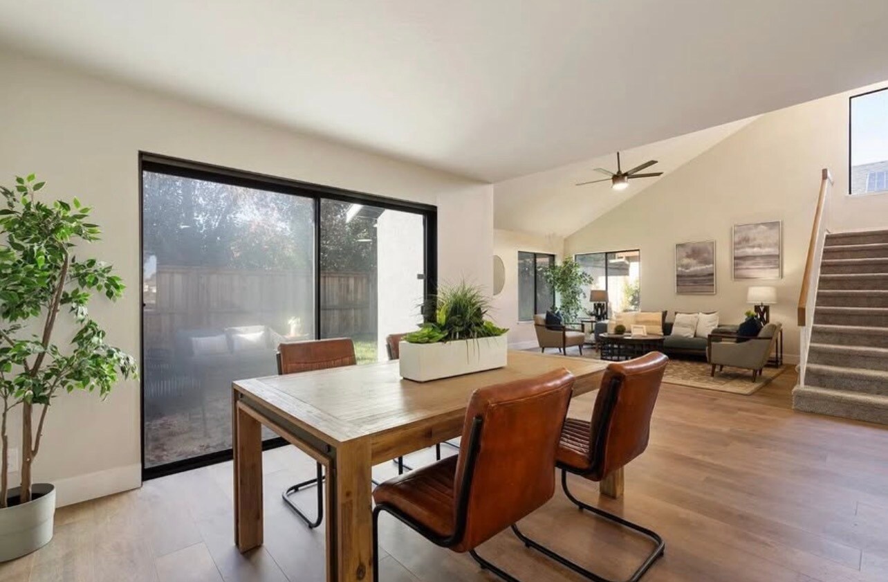 Building Photo - 211 River Run Cir