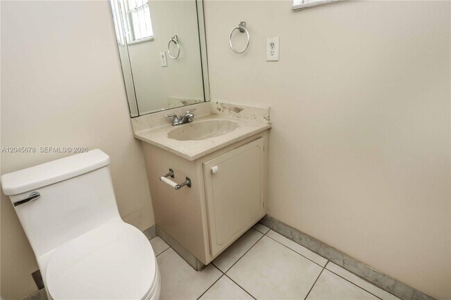 Building Photo - 505 E Dania Beach Blvd