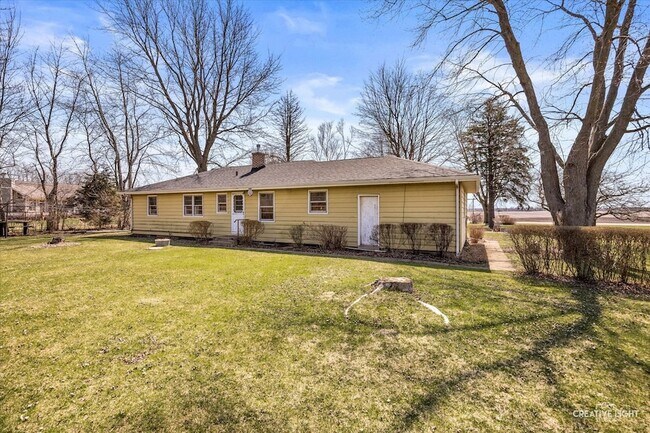 Building Photo - 39W258 Seavey Rd