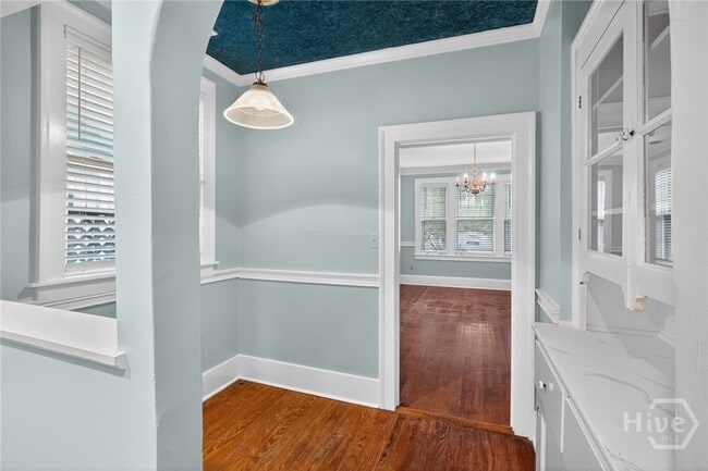 Building Photo - 417 E 49th St