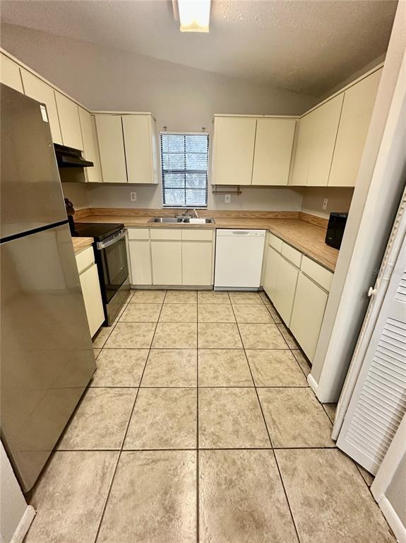 Building Photo - 5487 Sawyer Rd