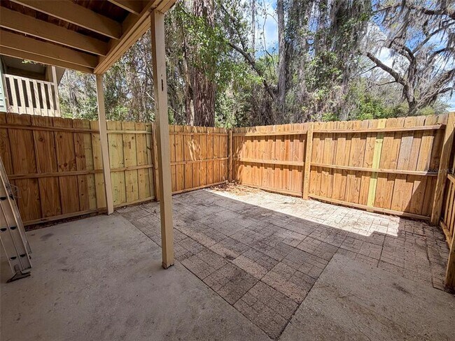 Building Photo - 2201 SW 39 Dr