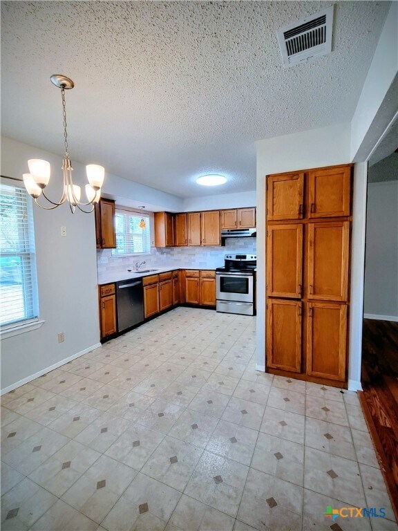 Building Photo - 200 N Mt Rushmore Dr