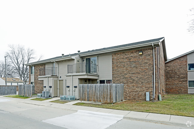 Building Photo - Chateau Rouge Apartments