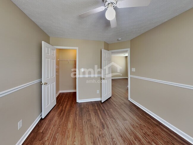 Building Photo - 1196 River Ridge Dr