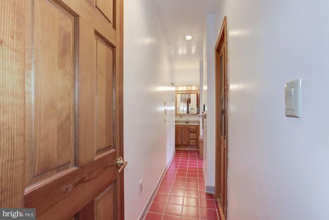 Building Photo - 2310 Cool Spring Rd