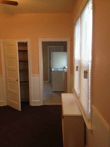 Building Photo - 4343 Benner St