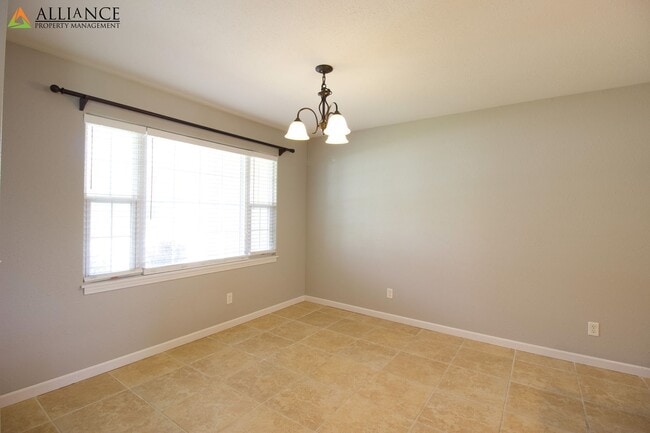 Building Photo - Beautiful 4 Bedroom - 2 Bath Home Close to Flint Hills Christian School!