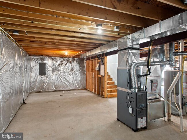 Building Photo - 1713 Allerford Dr