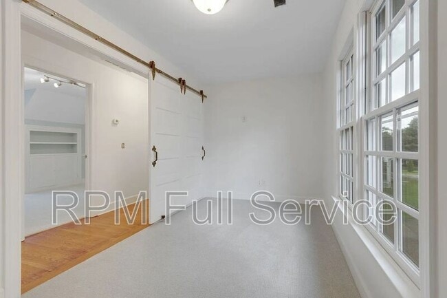 Building Photo - 177 Cottonwood Dr