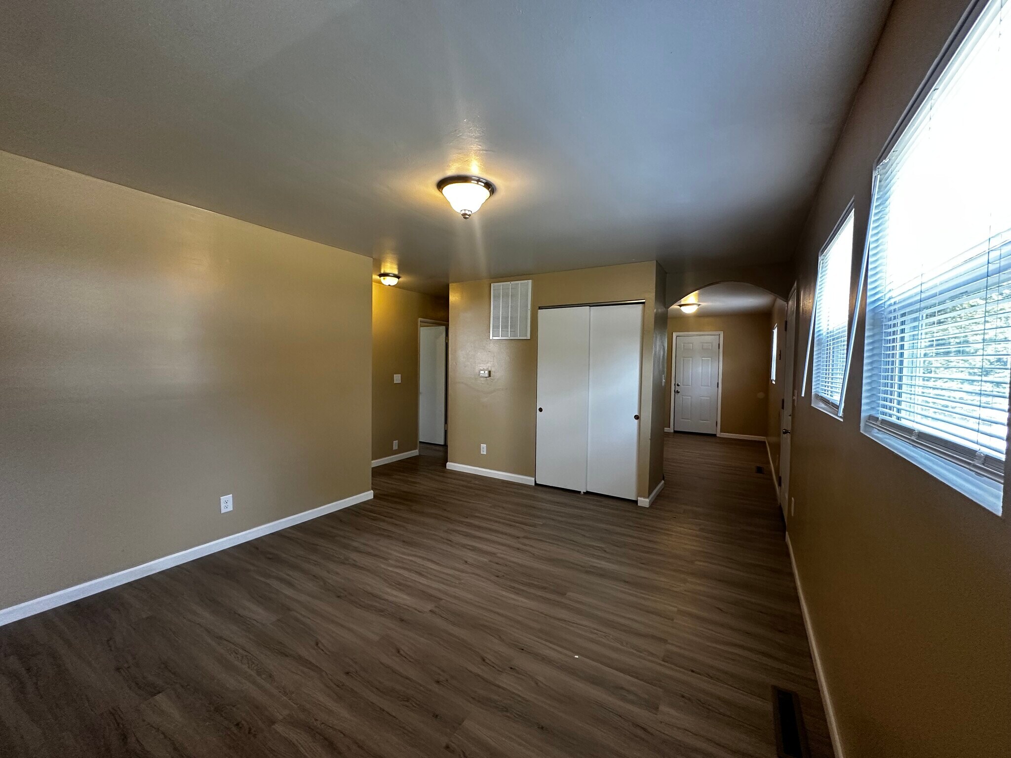 Building Photo - 2993 Southfield Dr