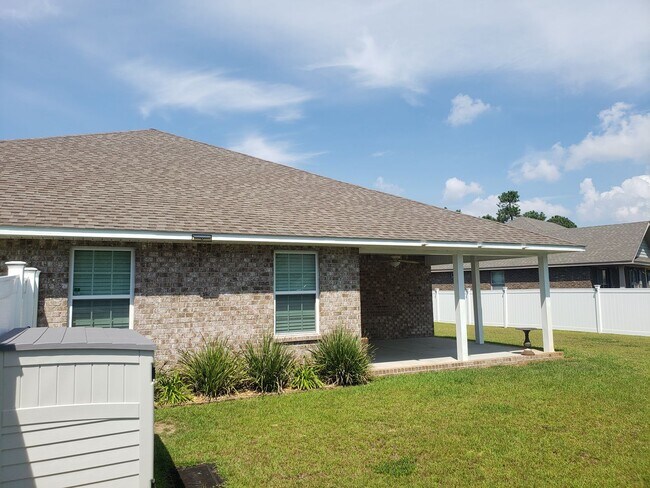 Building Photo - 3 bedroom in Sound Hammock Navarre!!