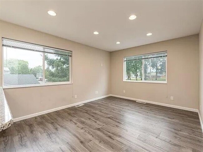 Building Photo - BEAUTEOUS HOME