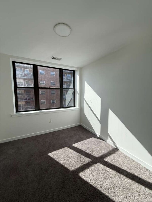 Building Photo - 329 W State St