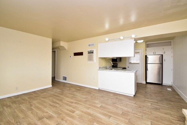 Building Photo - 7211 Ramanee Dr