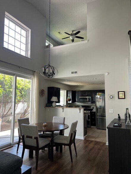 Building Photo - 8814 Meadowmont View Dr