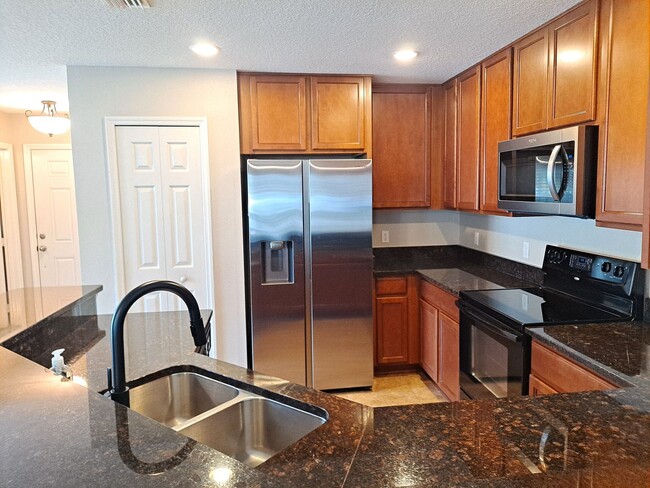 Building Photo - NEW SMYRNA BEACH 3BR 2.5BA TOWNHOME AVAILA...