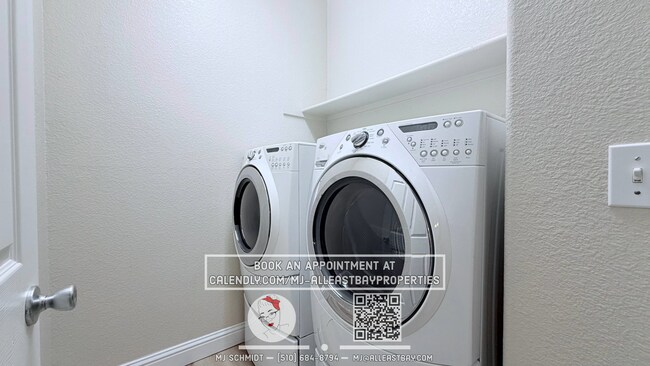Building Photo - Beautiful 3 bedroom home nestled in cozy Brentwood neighborhood!
