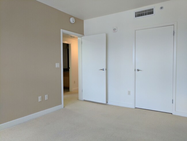 Building Photo - Keola Lai 3 bedroom 2 bath unit with 2 par...