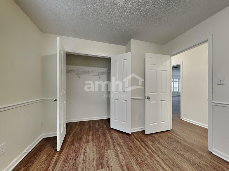 Building Photo - 11202 Livingston Mill Rd