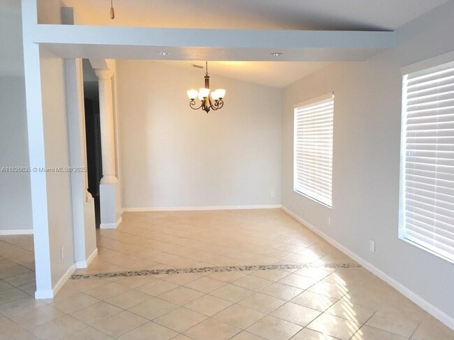 Building Photo - 743 SW 190th Ave