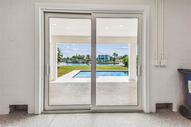 Building Photo - 3 Treasure Ln