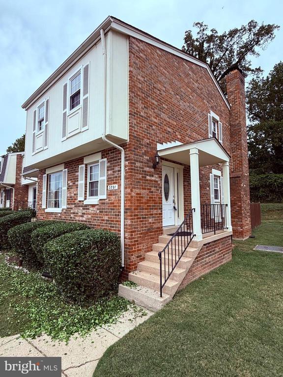 Building Photo - 3801 Tremayne Terrace