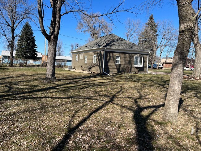 Building Photo - 4 Bedroom/2 Bath House For Rent in Harrisburg, SD!!