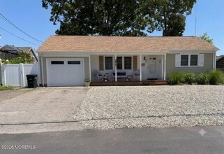 Building Photo - 1835 Northwest Dr