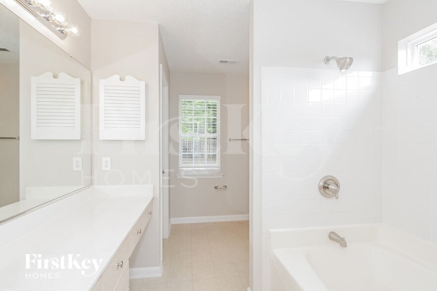 Building Photo - 184 Bradford Glyn Dr