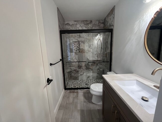 Building Photo - Bright and Spacious 3-Bedroom Home in the Heart of South Davis