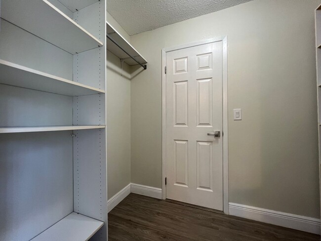 Building Photo - Newly Renovated Winter Springs Condo ~ New...