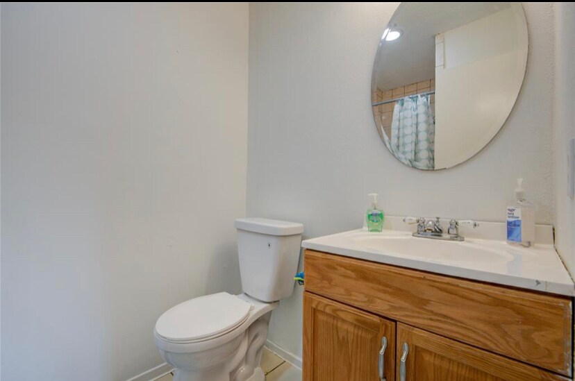 Building Photo - 15811 Boonridge Rd