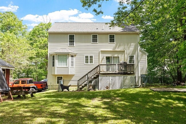 Building Photo - 389 Central St